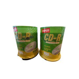 Staples CD-R 100-Disc Spindle 52x Speed 700MB 80 Minutes Recordable Media
